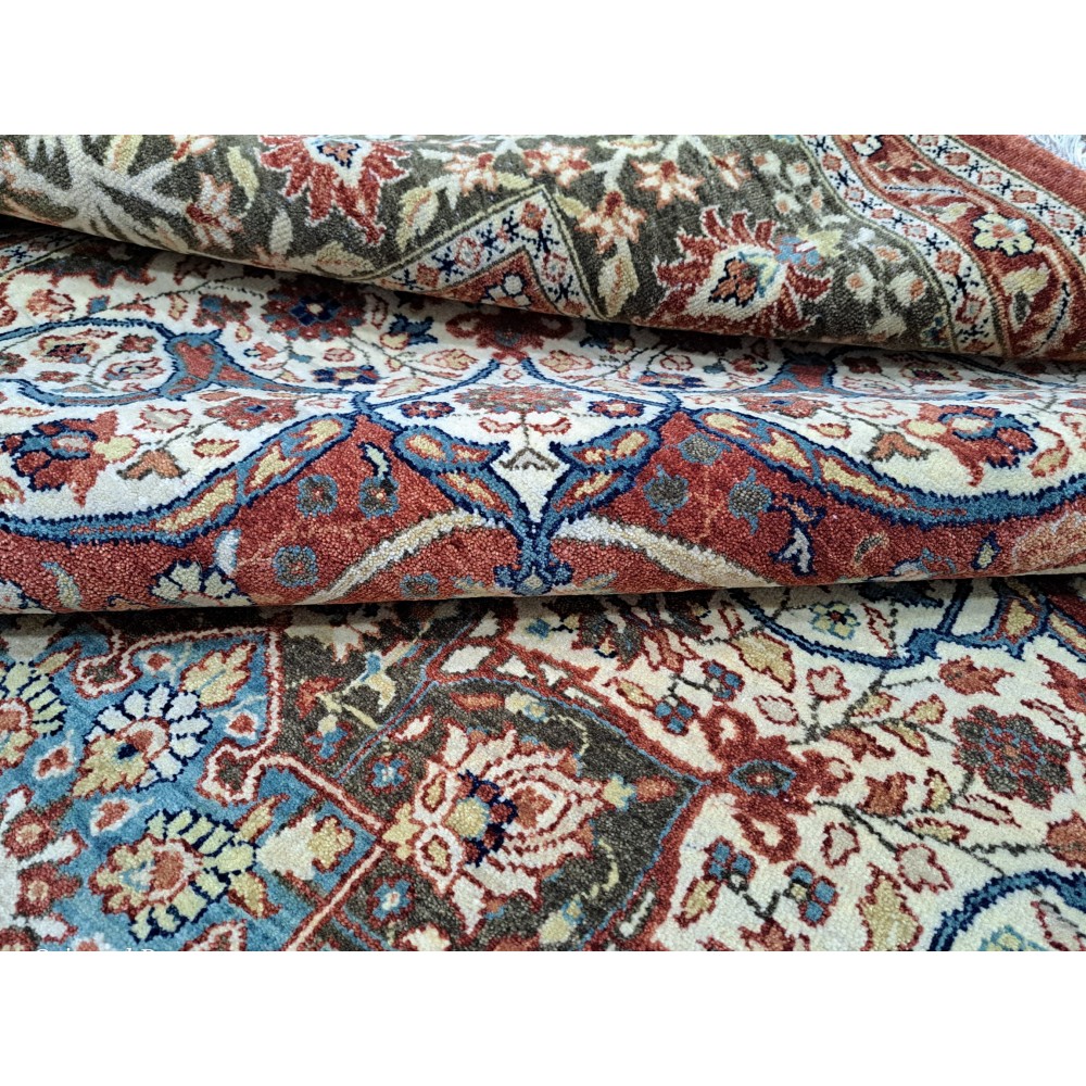 18th-century Heriz Design Area Rug. All Wool. Handmade Antique Style Carpet. Living Room Decor 18th-century Heriz Design Area Rug. All Wool. Handmade Antique Style Carpet. Living Room Decor