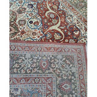 18th-century Heriz Design Area Rug. All Wool. Handmade Antique Style Carpet. Living Room Decor