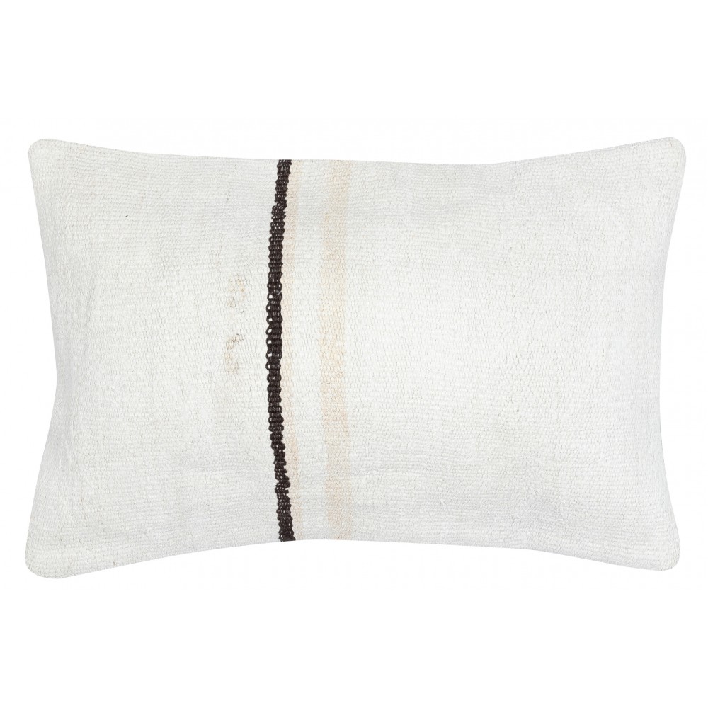 SET OF 2 - Hand-Woven Kilim Cushion Covers. Vintage Hemp Throw Pillow Covers. Turkish Accent Pillows. A pair of Lace Pillow Covers SET OF 2 - Hand-Woven Kilim Cushion Covers. Vintage Hemp Throw Pillow Covers. Turkish Accent Pillows. A pair of Lace Pillow Covers