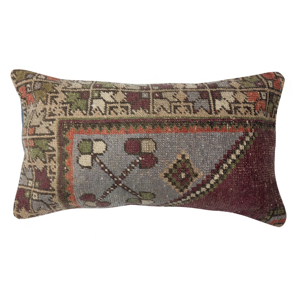 SET OF 2 - Handmade Rug Cushion Covers. Vintage Throw Pillow. Turkish Accent Pillow. A pair of Lace Pillow Covers SET OF 2 - Handmade Rug Cushion Covers. Vintage Throw Pillow. Turkish Accent Pillow. A pair of Lace Pillow Covers