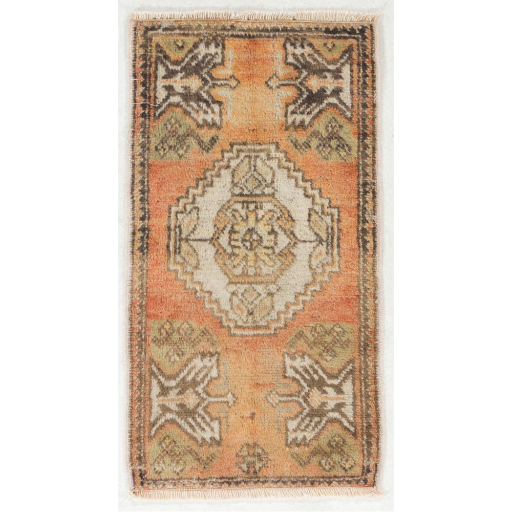 Handmade Accent Rug. Vintage Door Mat. Turkish Seat Cover. Entryway Mat. Kitchen Rug
