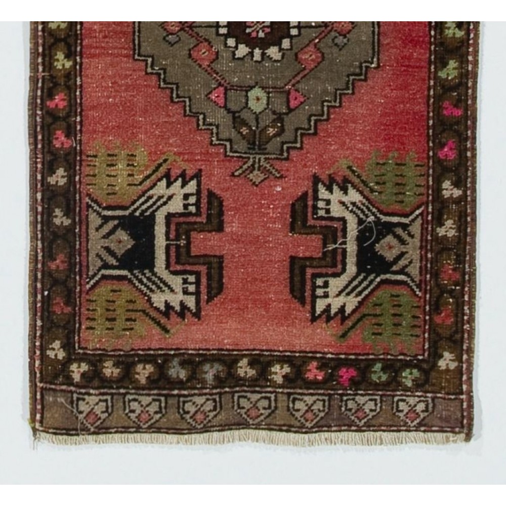 Handmade Accent Rug. Vintage Door Mat. Turkish Seat Cover. Entryway Mat. Kitchen Rug
