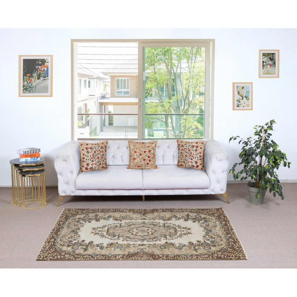 Vintage Accent Rug with Floral Medallion Design. Handknotted Turkish Rug for Farmhouse and Cottage Decor Vintage Accent Rug with Floral Medallion Design. Handknotted Turkish Rug for Farmhouse and Cottage Decor