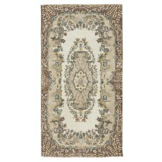 Vintage Accent Rug with Floral Medallion Design. Handknotted Turkish Rug for Farmhouse and Cottage Decor