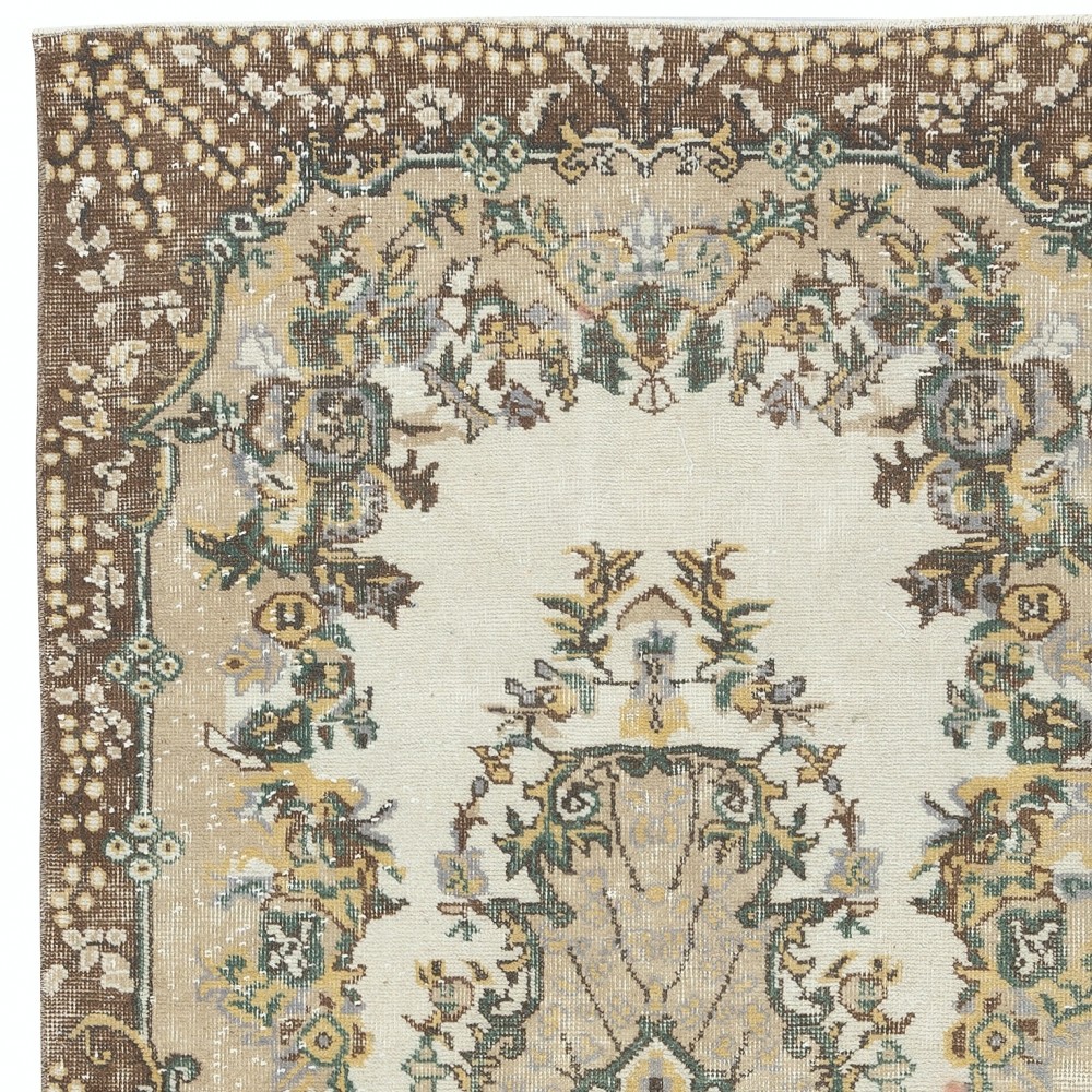 Vintage Accent Rug with Floral Medallion Design. Handknotted Turkish Rug for Farmhouse and Cottage Decor Vintage Accent Rug with Floral Medallion Design. Handknotted Turkish Rug for Farmhouse and Cottage Decor