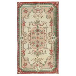 Vintage Turkish Wool Rug. Hand-Knotted Accent Rug for Farmhouse and Country Home Decor