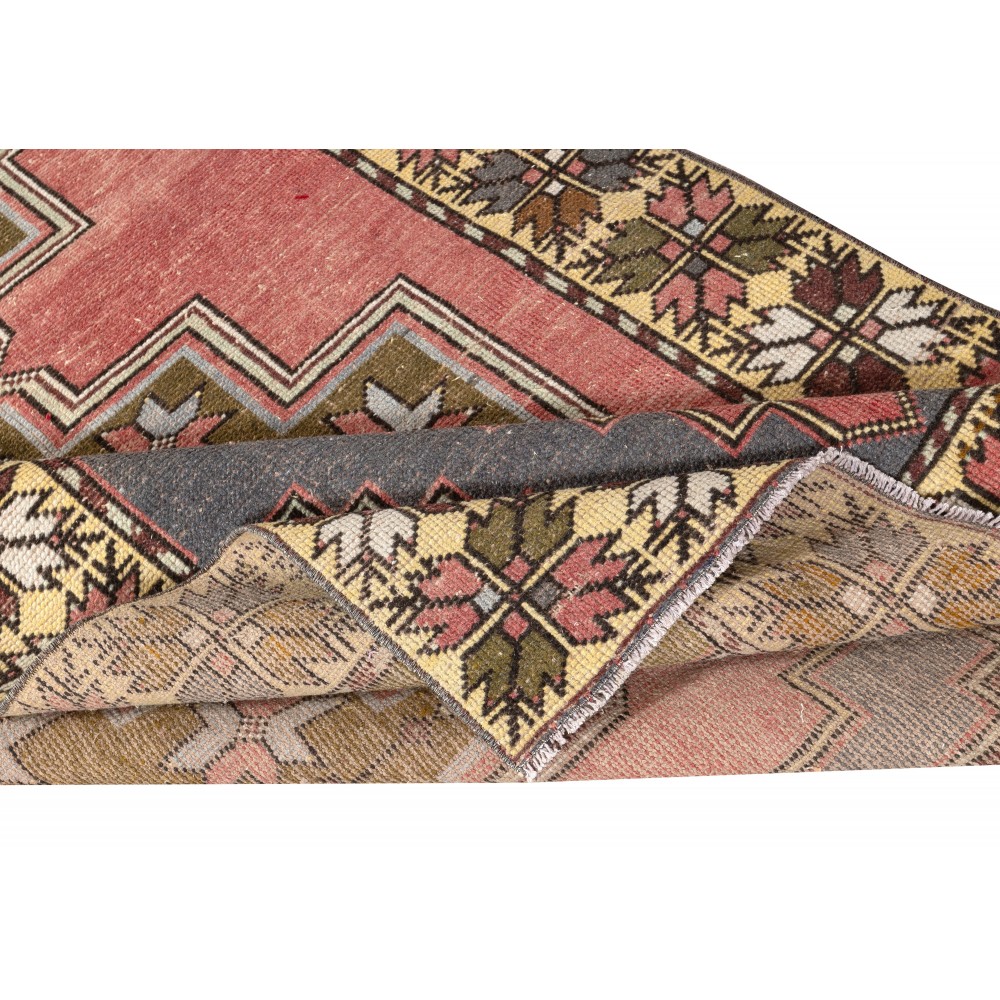 One-of-a-kind Vintage Oriental Rug, 100% Wool, Hand-knotted Turkish Carpet with Tribal Motifs