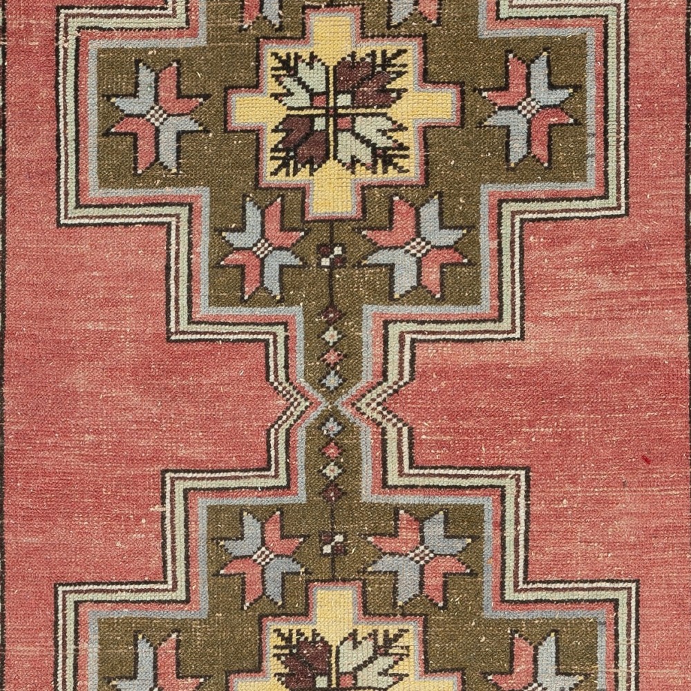 One-of-a-kind Vintage Oriental Rug, 100% Wool, Hand-knotted Turkish Carpet with Tribal Motifs