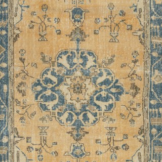 Farmhouse Style Vintage Turkish Rug. Handmade Wool Area Carpet for Country Homes