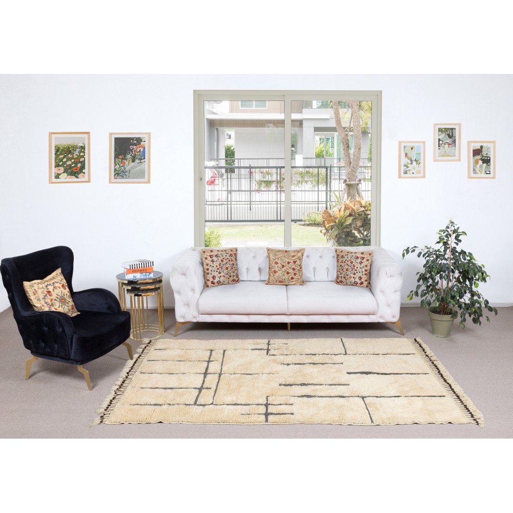 Handmade Moroccan style Tulu Rug Made of Natural Un-Dyed Wool, Beige Color Modern Hand Knotted Carpet with Fringe Handmade Moroccan style Tulu Rug Made of Natural Un-Dyed Wool, Beige Color Modern Hand Knotted Carpet with Fringe