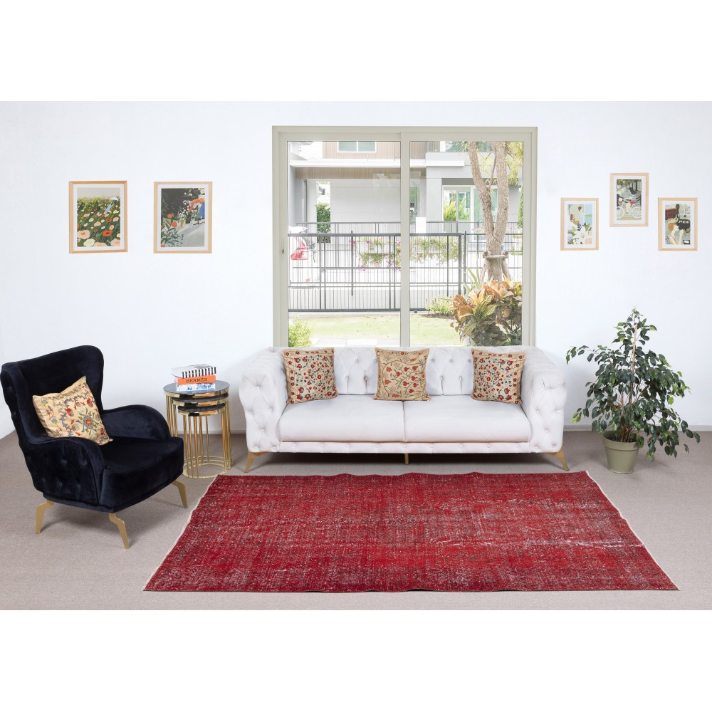 Modern Red Turkish Carpet for Bedroom. Vintage Handmade Wool Area Rug for Living Room Modern Red Turkish Carpet for Bedroom. Vintage Handmade Wool Area Rug for Living Room