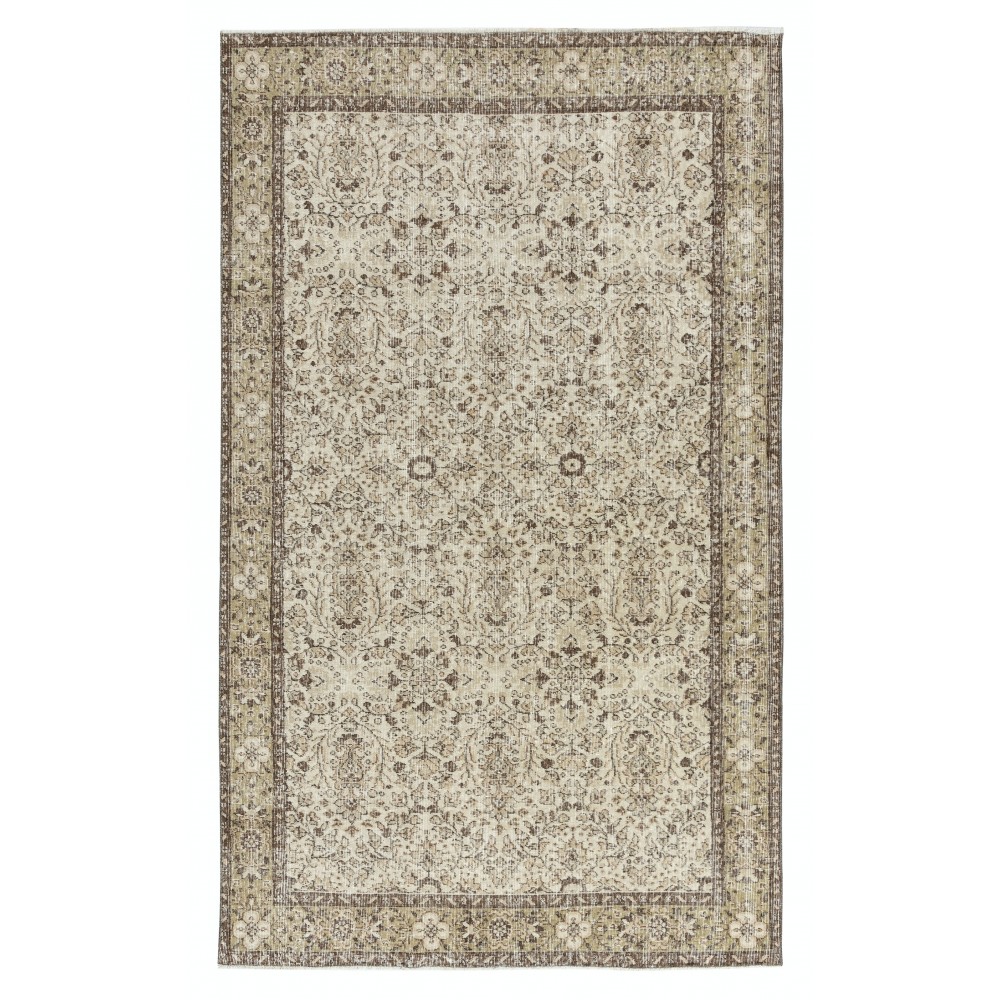 Vintage Floral Design Wool Rug. Beige Handmade Turkish Area Rug for Farmhouse Decor Vintage Floral Design Wool Rug. Beige Handmade Turkish Area Rug for Farmhouse Decor