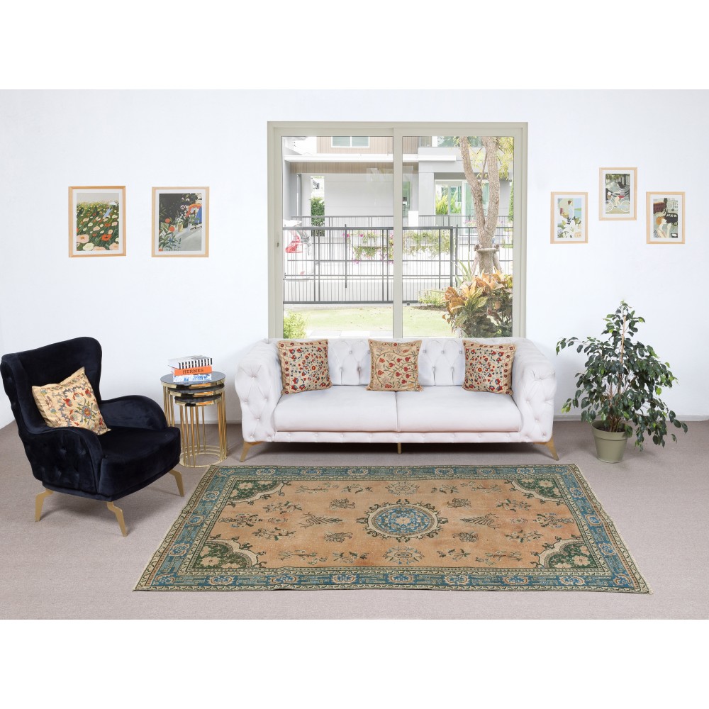 Traditional Hand-Knotted Vintage Turkish Red Area Rug. Handmade in Turkey Traditional Hand-Knotted Vintage Turkish Red Area Rug. Handmade in Turkey