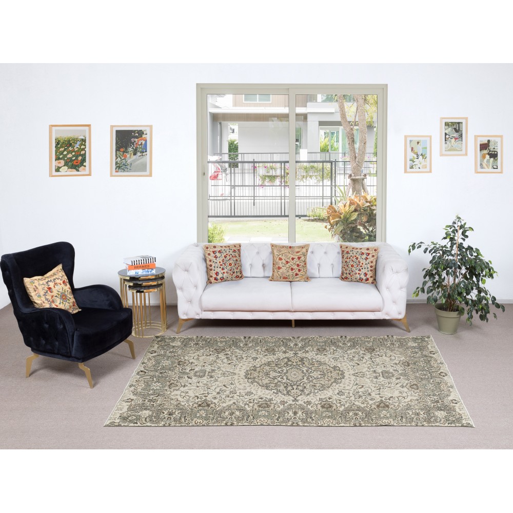 Hand-Knotted Turkish Wool Rug. Vintage Area Carpet with Medallion Design Hand-Knotted Turkish Wool Rug. Vintage Area Carpet with Medallion Design