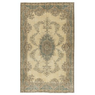 Vintage Turkish Area Rug. Rustic Handknotted Wool Carpet for Farmhouse and Boho Interiors