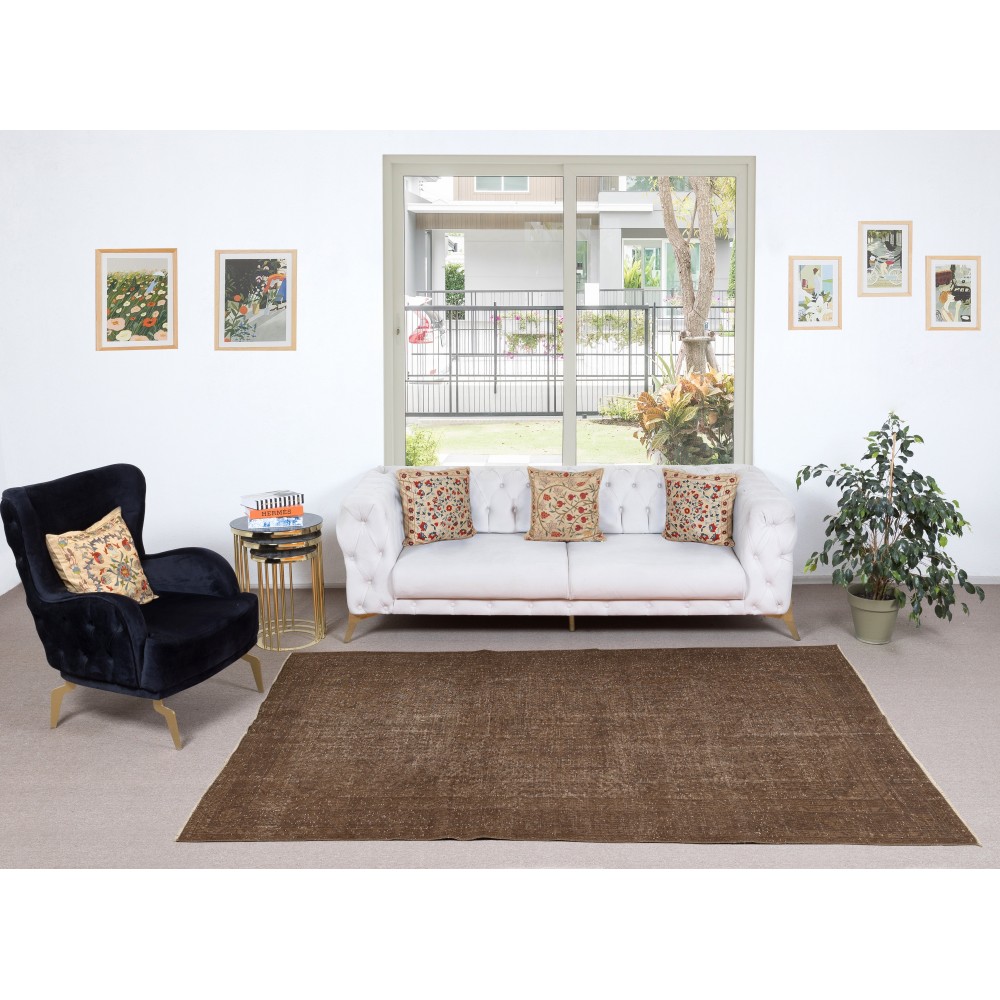 Modern Brown Turkish Rug for Bedroom. Vintage Handmade Wool Area Rug for Living Room Modern Brown Turkish Rug for Bedroom. Vintage Handmade Wool Area Rug for Living Room