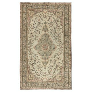 Handmade Vintage Turkish Area Rug. Medallion Design Beige Carpet for Rustic or Country Style Home