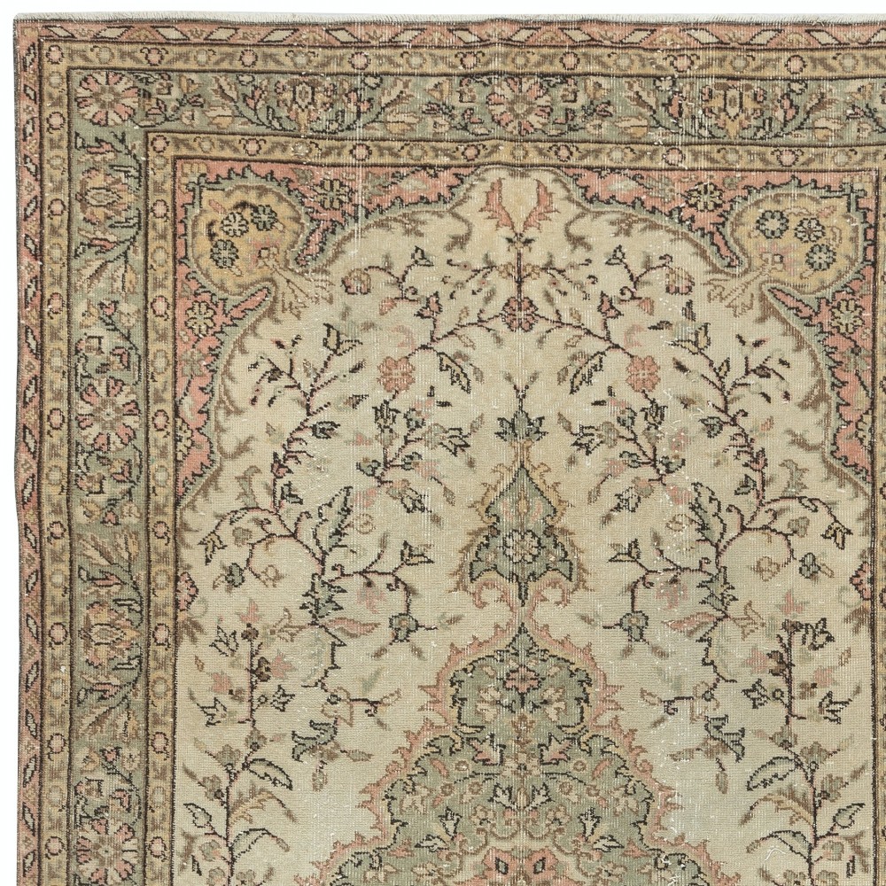 Handmade Vintage Turkish Area Rug. Medallion Design Beige Carpet for Rustic or Country Style Home Handmade Vintage Turkish Area Rug. Medallion Design Beige Carpet for Rustic or Country Style Home