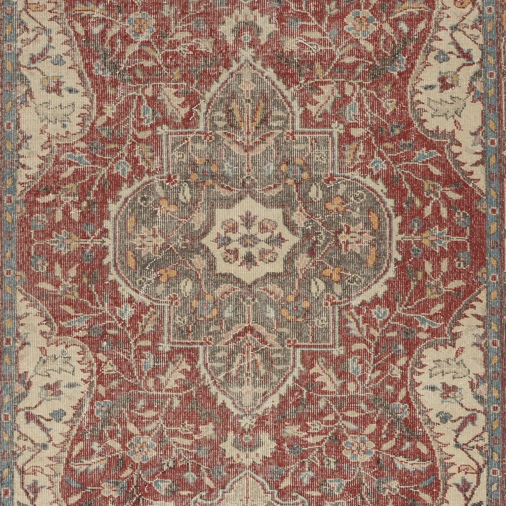 Vintage Turkish Red Area Rug. Hand-knotted Wool Carpet with Medallion Design