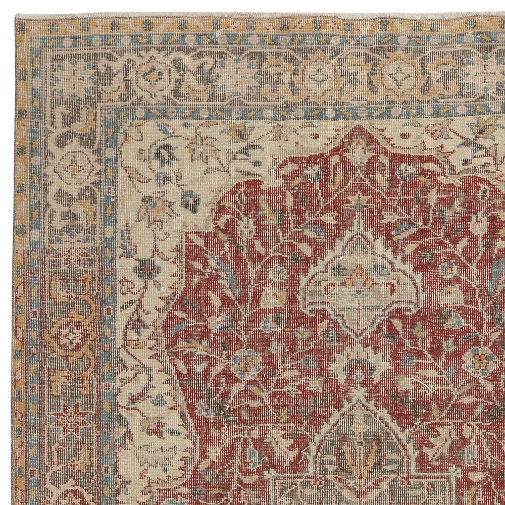 Vintage Turkish Red Area Rug. Hand-knotted Wool Carpet with Medallion Design