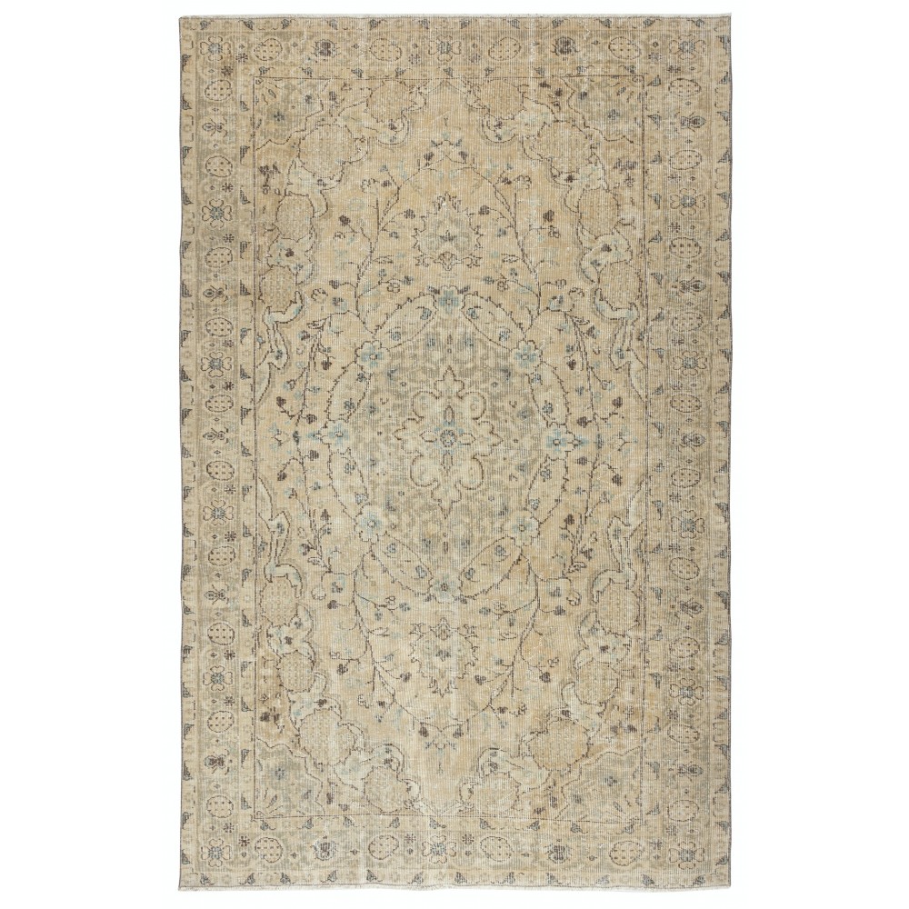Vintage Turkish Handknotted Wool Rug. Beige Area Carpet for Cozy Farmhouse Interiors