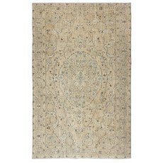 Vintage Turkish Handknotted Wool Rug. Beige Area Carpet for Cozy Farmhouse Interiors