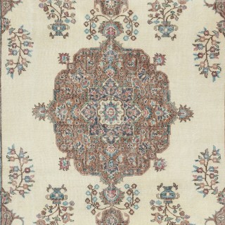 Rustic Vintage Wool Rug. Handknotted Turkish Carpet for Farmhouse and Cottage Decor