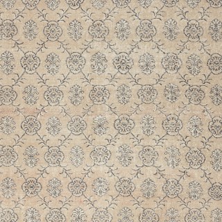 Vintage Turkish Handknotted Wool Rug. Floral Patterned Area Carpet for Cozy Farmhouse Interiors