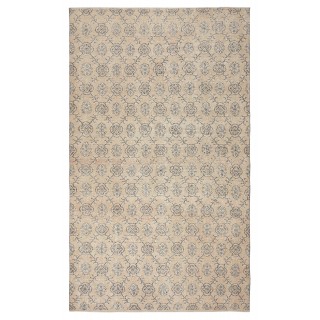 Vintage Turkish Handknotted Wool Rug. Floral Patterned Area Carpet for Cozy Farmhouse Interiors