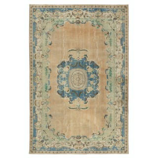 Rustic Vintage Wool Rug. Handknotted Turkish Carpet for Farmhouse and Cottage Decor