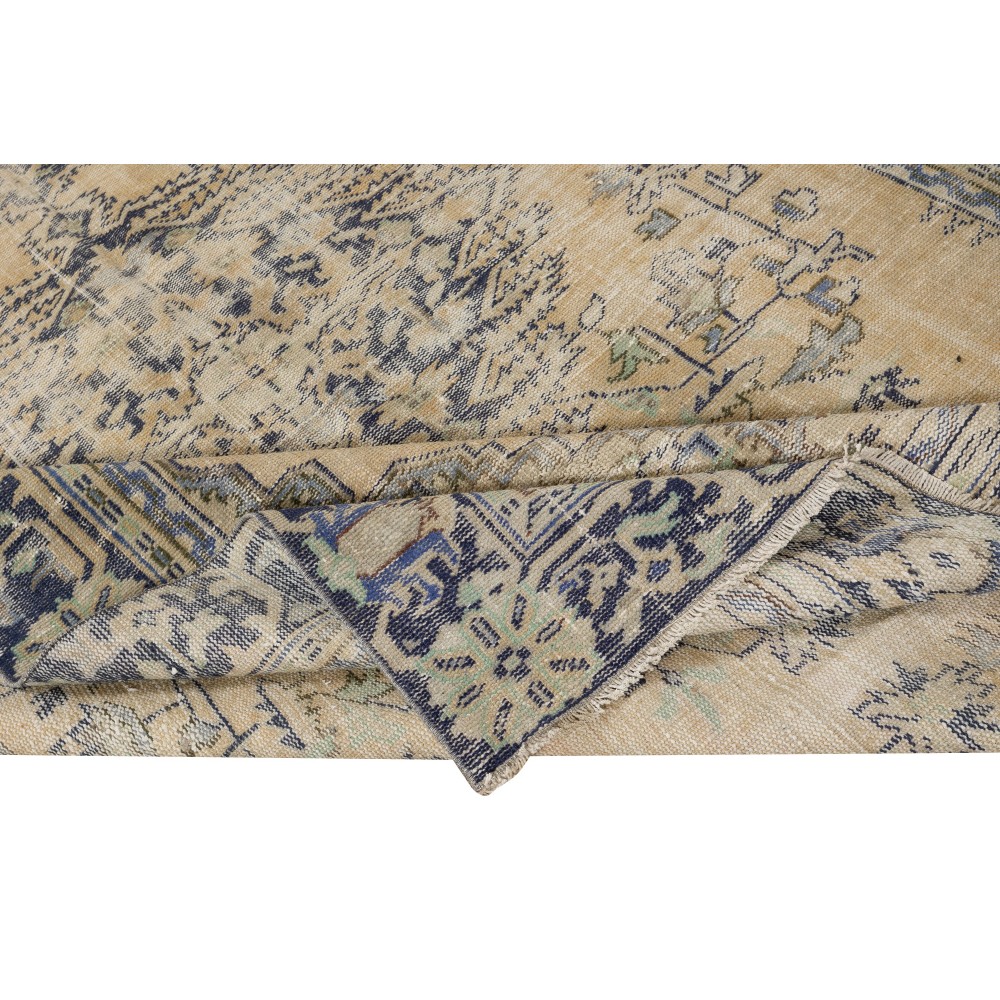 Turkish Hand-Knotted Wool Rug. Vintage Area Carpet for Rustic Farmhouse Interiors Turkish Hand-Knotted Wool Rug. Vintage Area Carpet for Rustic Farmhouse Interiors