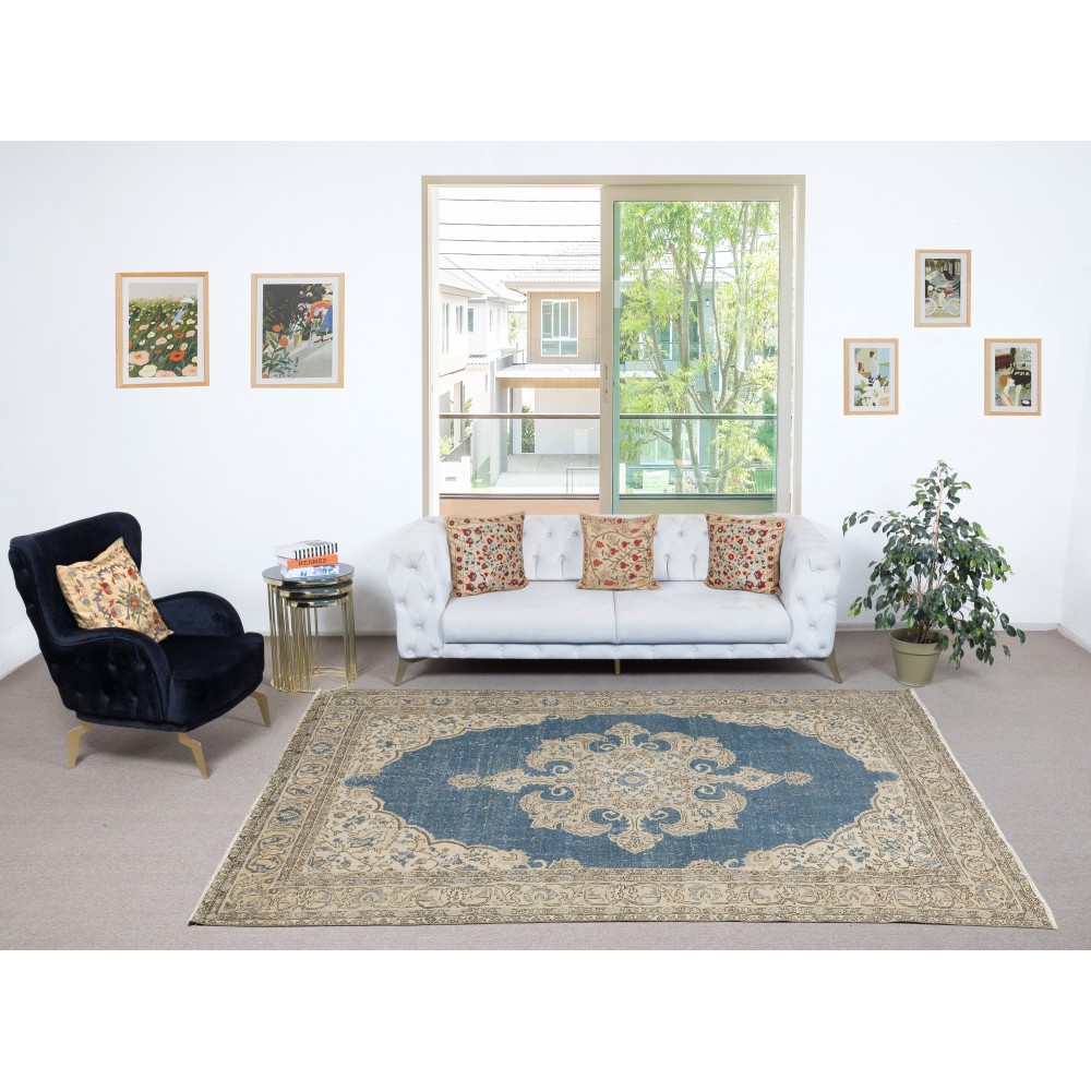 Vintage Turkish Rug. Hand-Knotted Wool Area Carpet with Medallion Motif