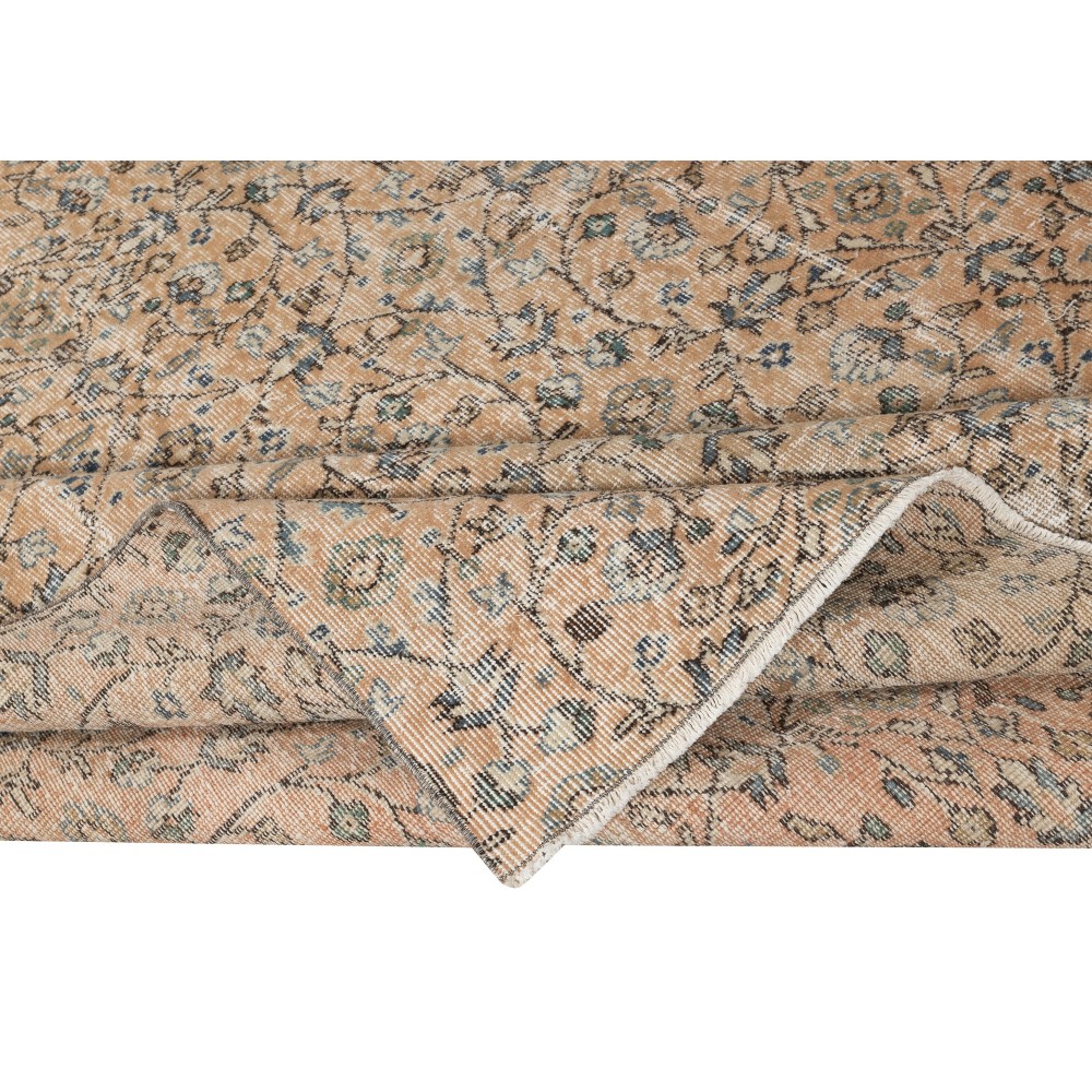 Vintage Turkish Handknotted Wool Rug. Floral Patterned Area Carpet for Cozy Farmhouse Interiors Vintage Turkish Handknotted Wool Rug. Floral Patterned Area Carpet for Cozy Farmhouse Interiors