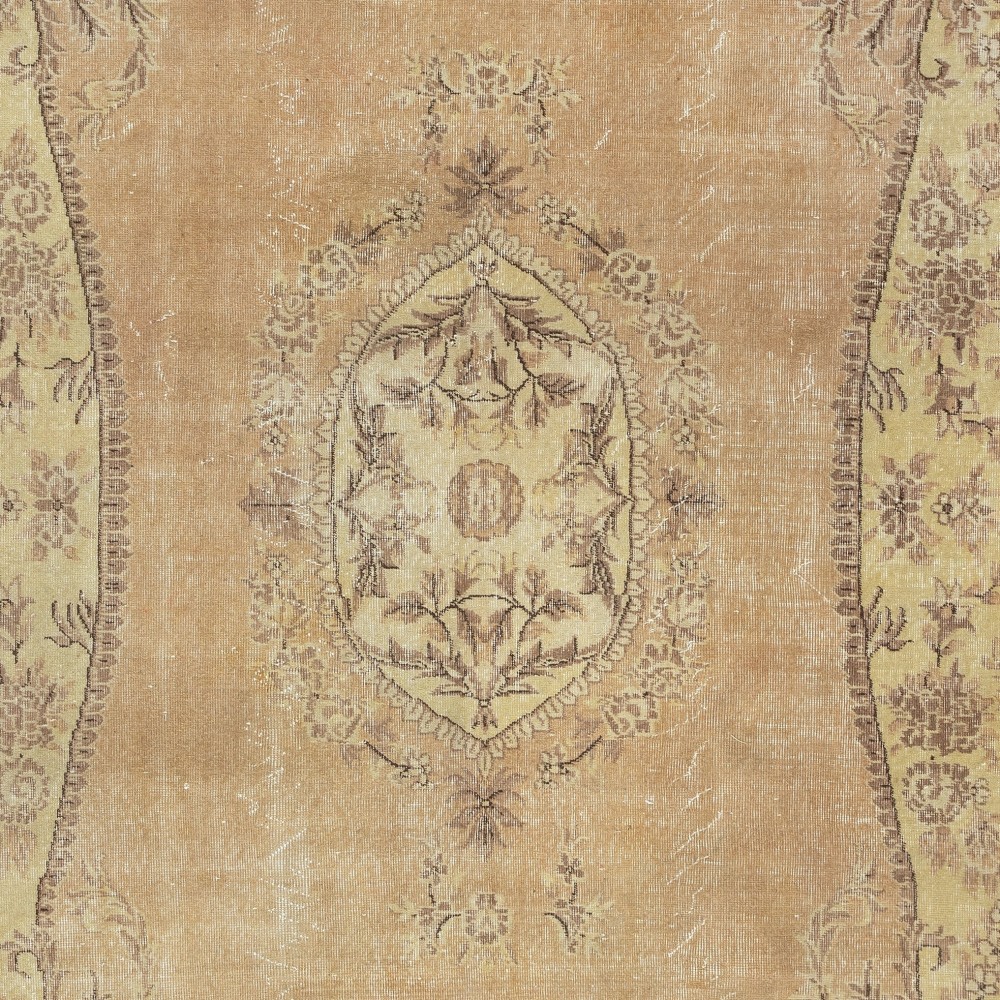 Vintage Turkish Area Rug. Hand-Knotted Wool Carpet for Farmhouse and Country Home Decor Vintage Turkish Area Rug. Hand-Knotted Wool Carpet for Farmhouse and Country Home Decor