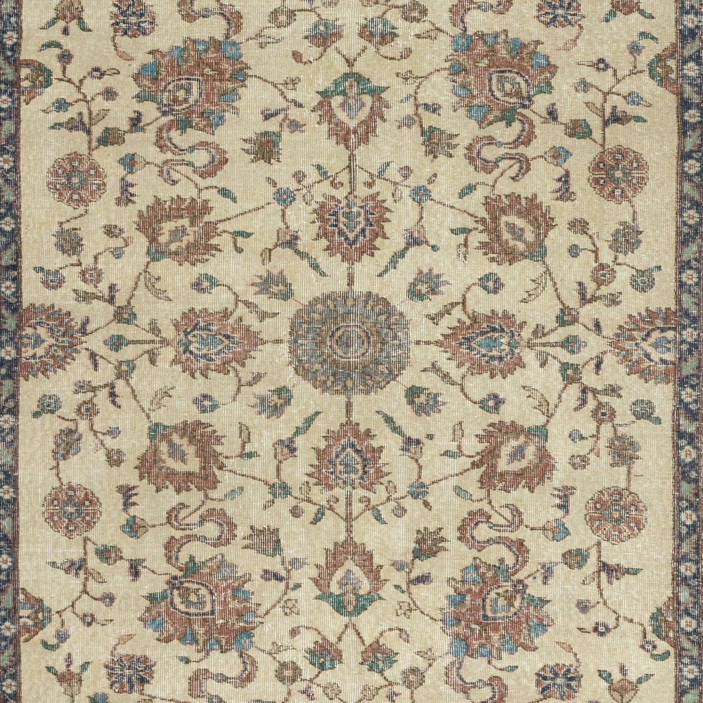Authentic Vintage Turkish Beige Wool Area Rug with Floral Design. Hand-knotted in Turkey Authentic Vintage Turkish Beige Wool Area Rug with Floral Design. Hand-knotted in Turkey