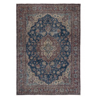 Traditional Vintage Handmade Turkish Area Rug. Hand-knotted Wool Carpet with Medallion Design