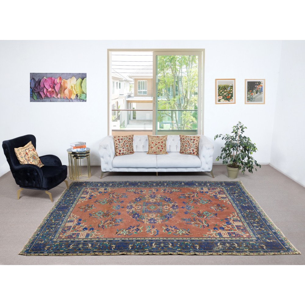 Hand-Knotted Vintage Turkish Red Area Rug. Traditional Wool Carpet for Home Decor