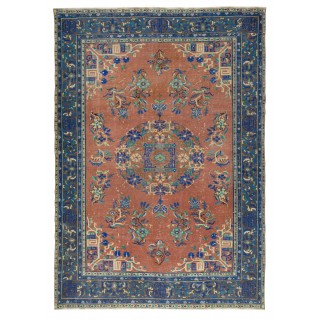 Hand-Knotted Vintage Turkish Red Area Rug. Traditional Wool Carpet for Home Decor