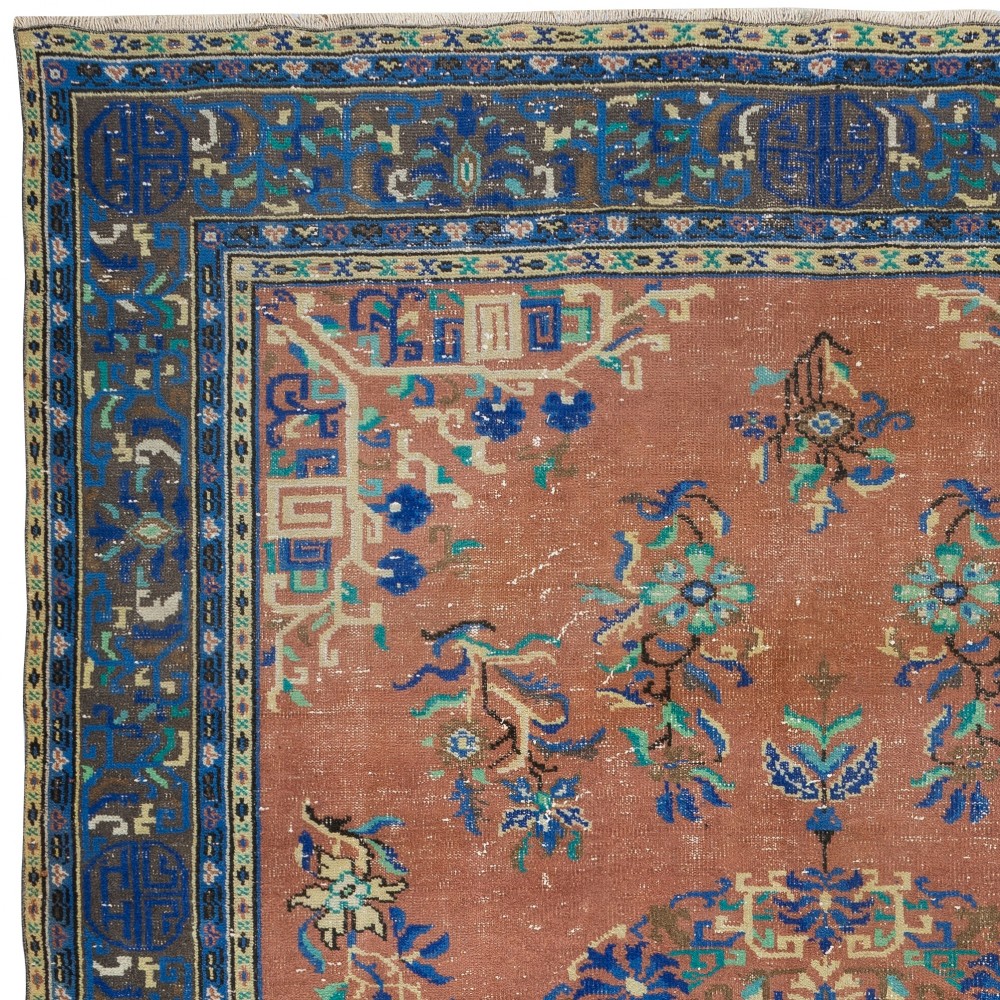Hand-Knotted Vintage Turkish Red Area Rug. Traditional Wool Carpet for Home Decor