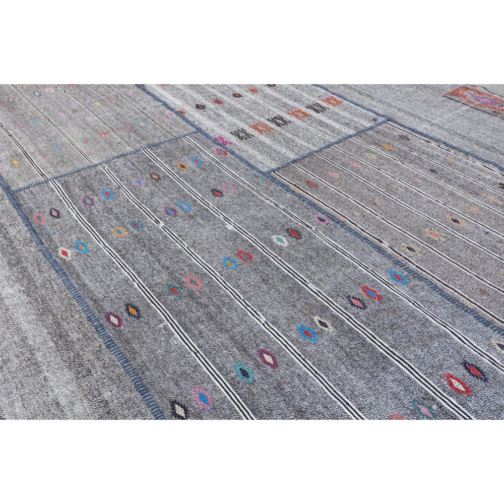 Vintage Turkish Kilim. Gray Handwoven Cotton & Goat Hair Rug. Oversize Carpet Vintage Turkish Kilim. Gray Handwoven Cotton & Goat Hair Rug. Oversize Carpet