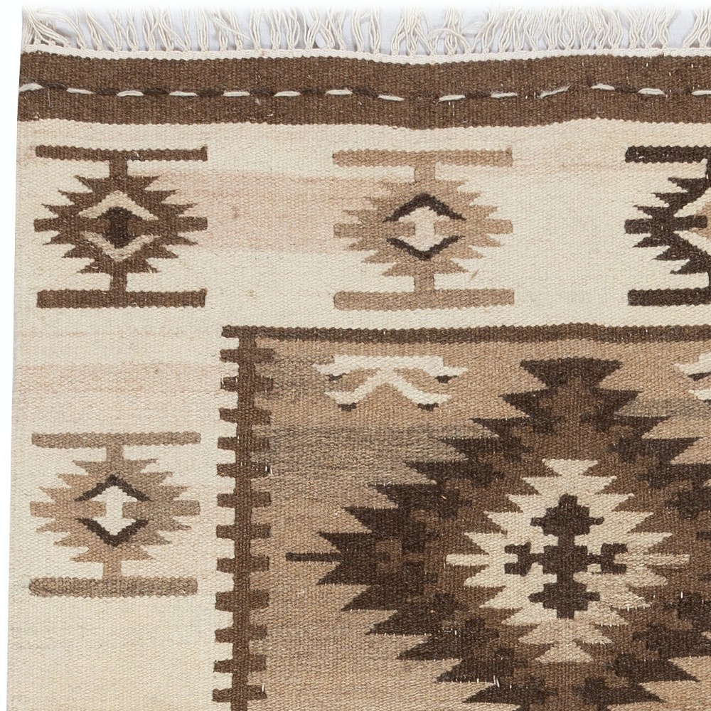 Vintage Hand-woven Kilim. 100% Natural Wool. Flat-weave Rug Vintage Hand-woven Kilim. 100% Natural Wool. Flat-weave Rug