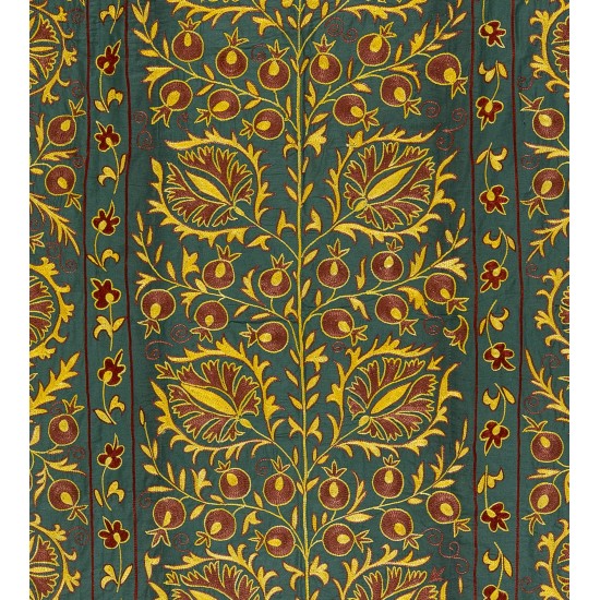 Modern Uzbek Suzani Textile. Embroidered Cotton & Silk Wall Hanging, Bed Cover. 21th Century