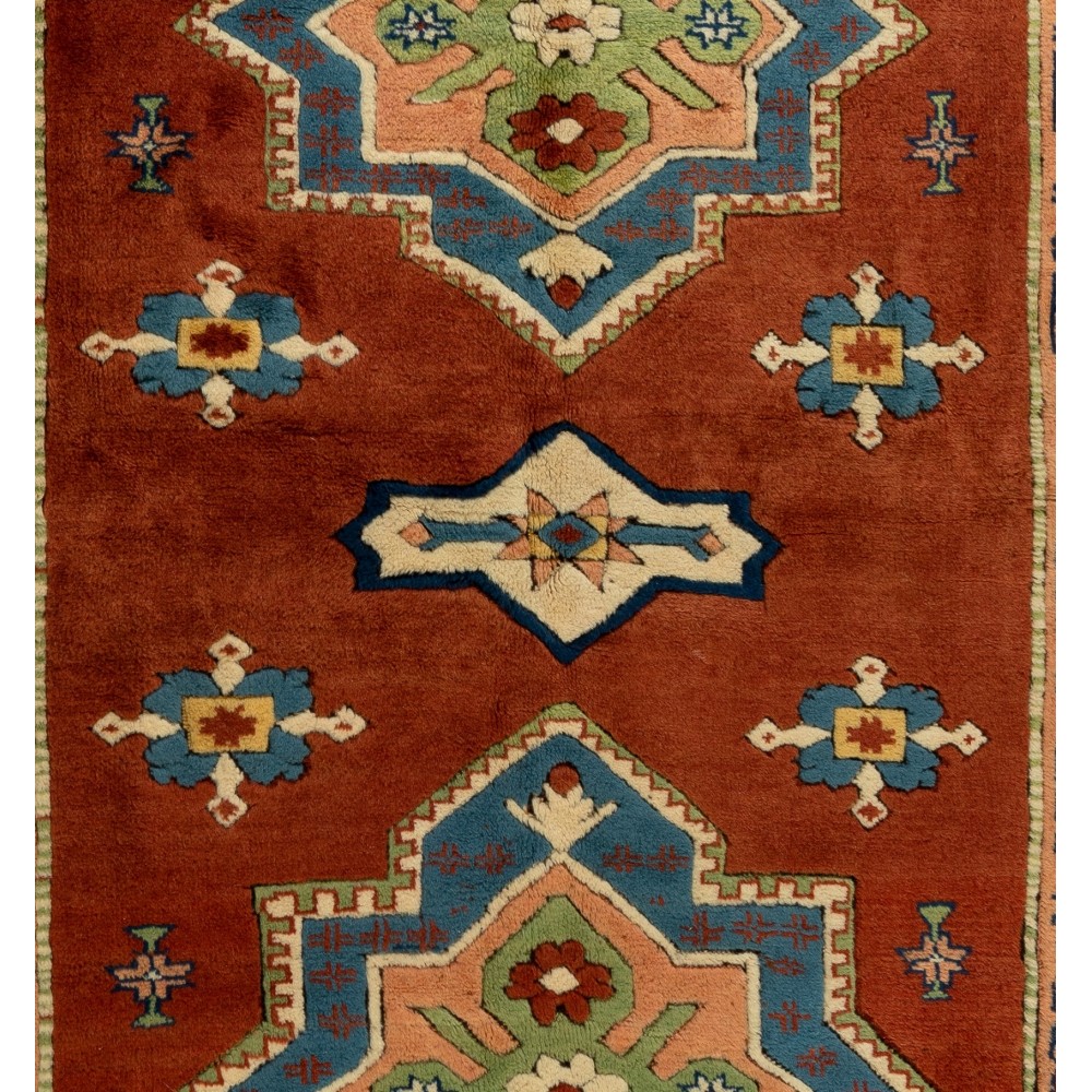 New Hand-knotted Turkish Area Rug, 100% Wool. Soft medium pile