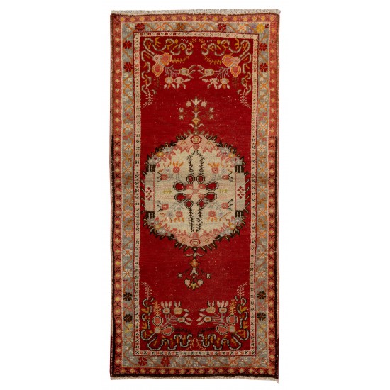 Mid-Century Handmade Central Anatolian Accent Rug in Red and Beige Mid-Century Handmade Central Anatolian Accent Rug in Red and Beige