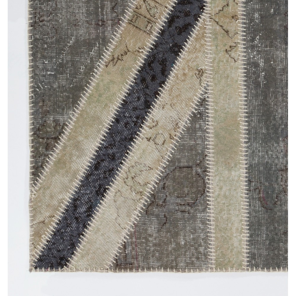 Modern Handmade Patchwork Rug with Union Jack British Flag Design | Hand-Knotted United Kingdom Flag Pattern Gray Carpet Modern Handmade Patchwork Rug with Union Jack British Flag Design | Hand-Knotted United Kingdom Flag Pattern Gray Carpet