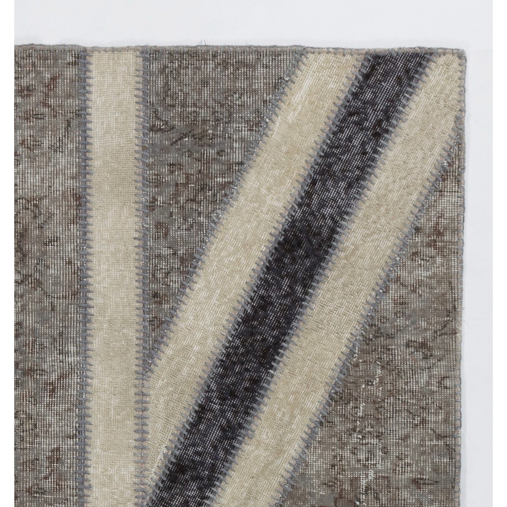 Union Jack British Flag Design Patchwork Rug | Vintage Hand-Knotted United Kingdom Flag Pattern Gray Carpet Union Jack British Flag Design Patchwork Rug | Vintage Hand-Knotted United Kingdom Flag Pattern Gray Carpet