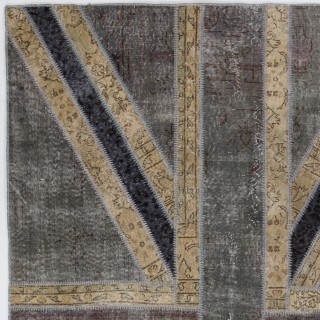 Union Jack British Flag Design Patchwork Rug | Vintage Hand-Knotted United Kingdom Flag Pattern Gray Carpet Union Jack British Flag Design Patchwork Rug | Vintage Hand-Knotted United Kingdom Flag Pattern Gray Carpet
