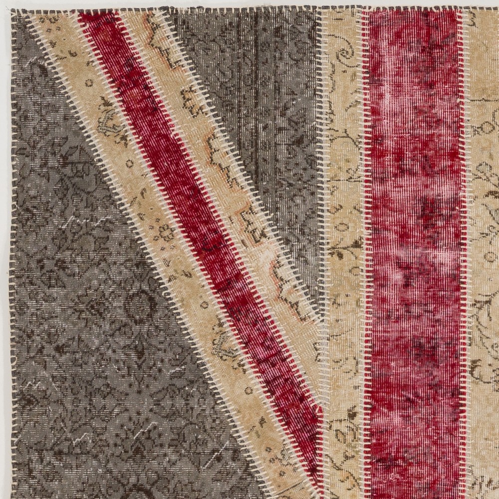 Union Jack British Flag Design Patchwork Handmade Rug | Floral Patterned United Kingdom Carpet for Contemporary Interiors Union Jack British Flag Design Patchwork Handmade Rug | Floral Patterned United Kingdom Carpet for Contemporary Interiors