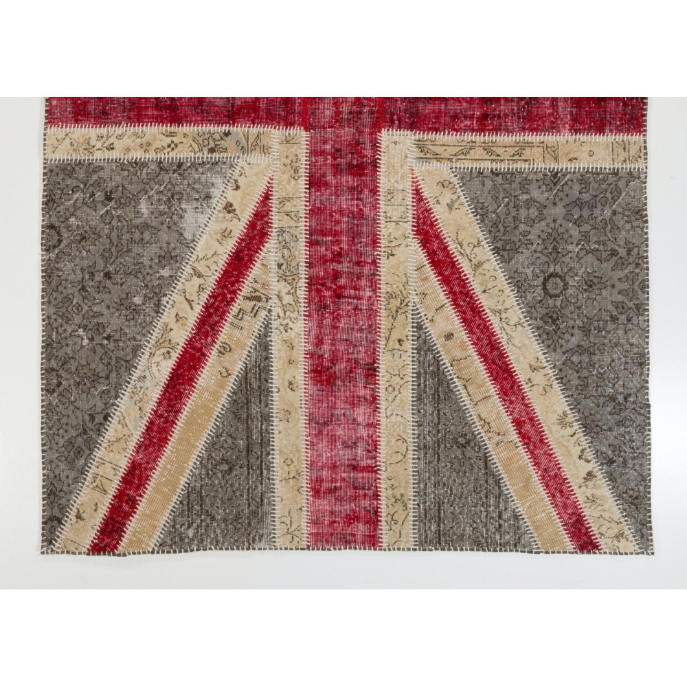 Union Jack British Flag Design Patchwork Handmade Rug. Floral Patterned United Kingdom Carpet for Contemporary Interiors