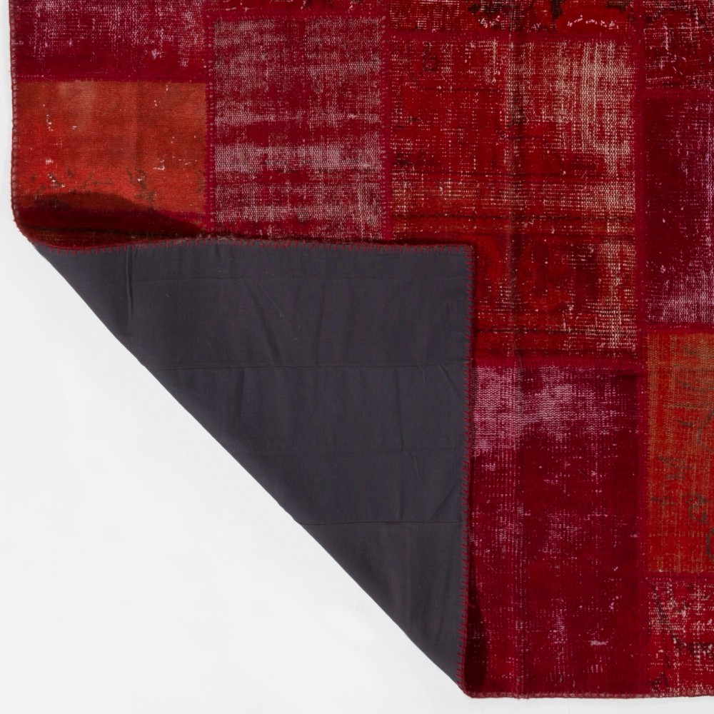 Vintage Patchwork Rug in Shades of Red | Hand-Knotted Turkish Wool Carpet for Home and Office Vintage Patchwork Rug in Shades of Red | Hand-Knotted Turkish Wool Carpet for Home and Office